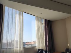 -悦季酒店(广州三元里地铁站店)