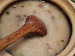 潮界生滚牛肉粥-潮界(虹桥新天地店)