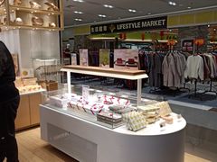 面包甜点陈列柜-好利来(亦庄国融店)