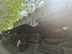 -杭州西湖湖滨银泰亚朵酒店