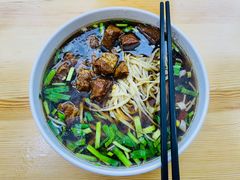 招牌秘制红烧牛肉面-张嫂子镇江锅盖面(寿邱街店)