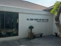 -Chom Cafe and Restaurant