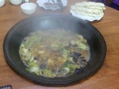 -粘豆包柴火铁锅炖