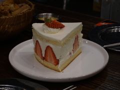 草莓蛋糕-MI WU FACTORY米屋美食工厂餐厅(绿地店)