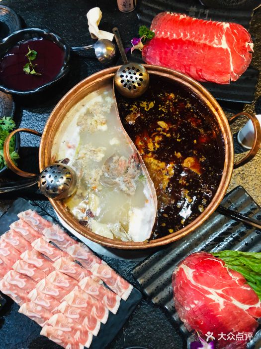 黄门老灶火锅(双井旗舰店)三鲜鸳鸯锅图片