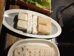 -尚尚仙·酸汤猪手·猪肚鸡火锅(华联万柳购物中心店)