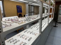-无奔眼镜·蔡司·依视路授权店(马家堡店)