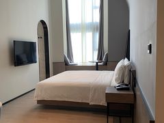 -上海虹桥中心爱琴海亚朵S酒店