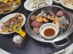 -五谷丰登农家院·地道胶东菜·海鲜烧烤(威海店)