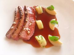 鸭胸伴木梨配芹菜头蓉-Caprice(香港四季酒店)