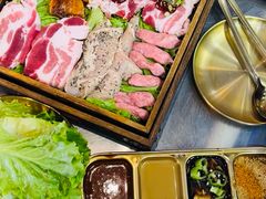 -胡悦里韩式烤肉(芝罘万达广场店)
