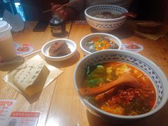 爱吃酸菜牛腩米粉-三两粉(深圳南山桃园店)