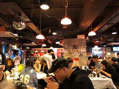 大堂-鲜入围煮花胶鸡海鲜火锅