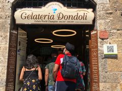 -Gelateria Dondoli