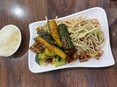 -小胡驴肉火烧 砂锅米线(义和庄店)
