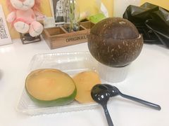 -志龙皇冠吃货椰子铺