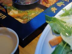 -老牌坊云南鱼豆花火锅(哈西万达店)