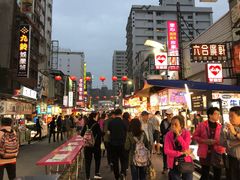 -六合夜市