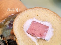 草莓奶冻卷-龙兴·动物奶油生日蛋糕(龙北店)