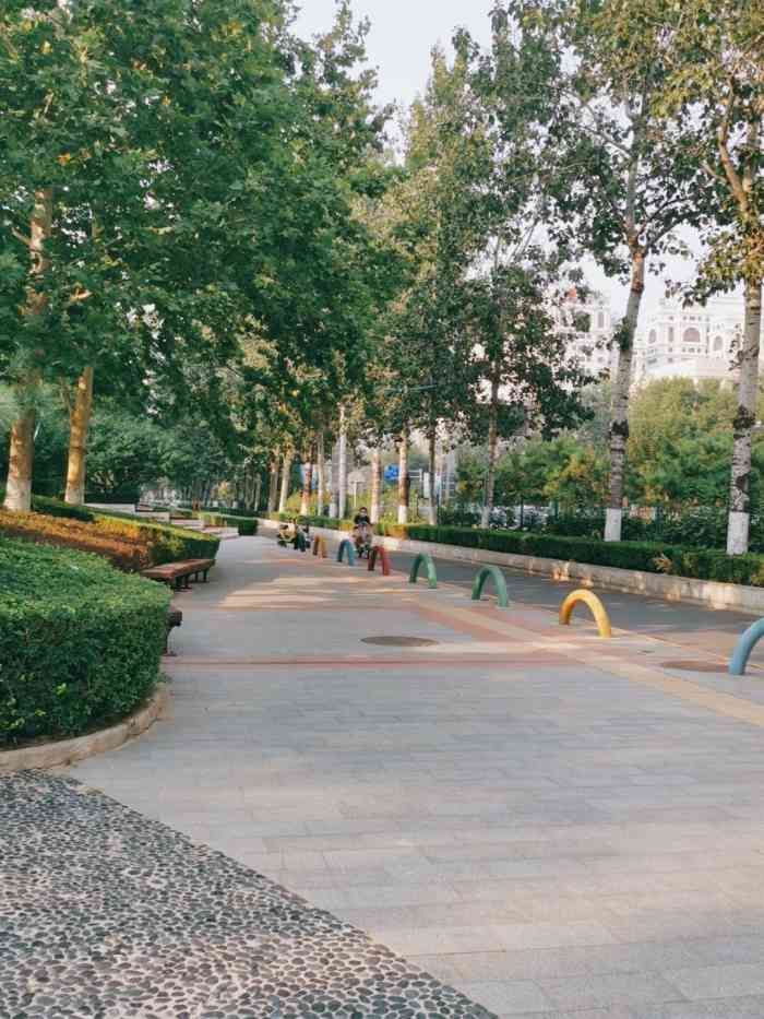 东四奥林匹克社区公园-"去超市的路上,偶然看到奥林匹克街心公园,.