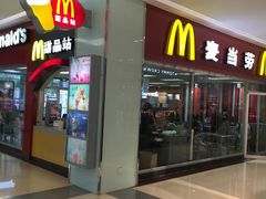 门面-麦当劳(新城市广场店)