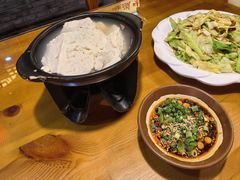 -重庆石磨豆花庄(乔庄店)