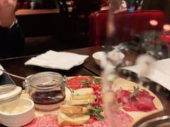 -恰餐厅及酒吧 CHAR Bar & Grill (北京丽都皇冠假日店)