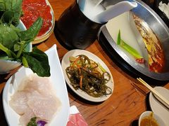-东巴婆婆云南鱼豆花火锅(大东门店)