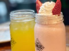 草莓酸奶思慕雪-I HOLIC艾豪丽披萨(KKone店)
