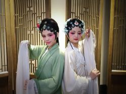 -盘子女人坊生日照·摄影馆(华强店)