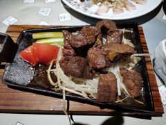 -穹六人间 people 6(岳阳路店)