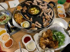 -江南猪肉商会无限续吃(弘大店)