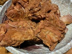 特色大铁锅烀腔骨-95号酱骨·一块豆腐(展春园西路店)