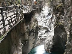 -蝶舞清江·恩施地心谷景区