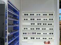 -美式眼镜·授权蔡司.依视路.尼康.豪雅.明月(南翔印象城店)