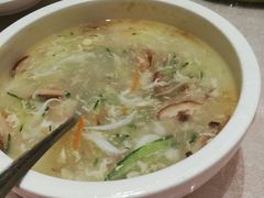 -鸿一饭店(隐秀路店)