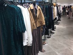 -URBAN REVIVO(高德置地广场·春广场店)