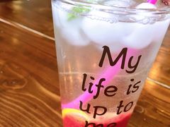 鲜莓气泡水-吃饼人西餐(南开店)