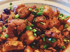 -阿瓦山寨·湘菜现炒·剁椒鱼头王(咸阳总店)
