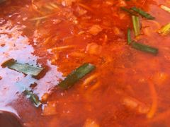 -毛辣果·贵州红酸汤牛肉火锅(西单店)