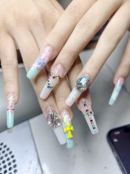 -丽心自助美甲美睫