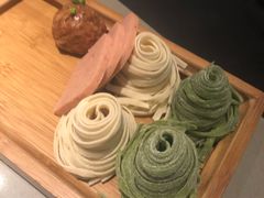 手剁猪肉丸-享月汤皇·海鲜小火锅·聚会(曲江创意谷店)