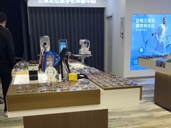 -三目眼镜·蔡司视觉合作店(青浦宝龙店)