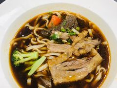 金牌红烧牛肉面-康师傅私房牛肉面(北京南站店)