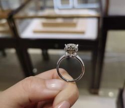 -Leysen莱绅通灵珠宝(美罗百货店)