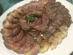 -老码头黑皮肘子锅包肉(赣水路店)