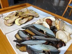 -野菌皇海景野生菌火锅(滨海大道店)
