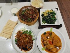-闫府私房菜(经四路万达店)