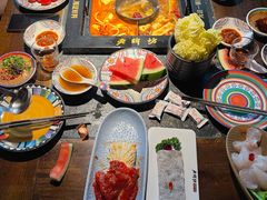 -老牌坊云南鱼豆花火锅(哈西万达店)