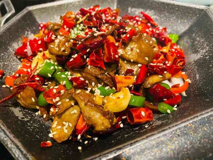 九柄·京菜(卓悦汇店)-"「九柄如意烤鸭」主推烤鸭,烤鸭皮色泽好.